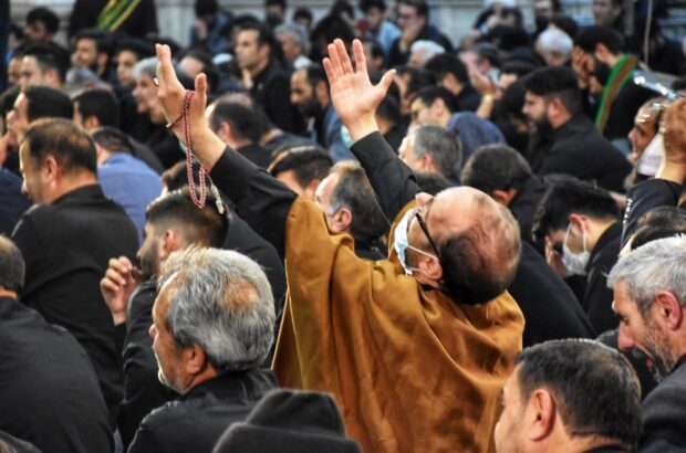 گزارش تصویری از دومین شب احیا در مصلی اردبیل